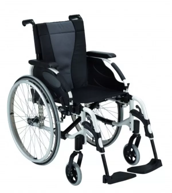 Облегченная инвалидная коляска Action 3 NG Invacare
