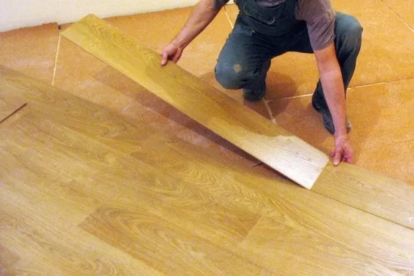 Укладываем ламинат в Киеве 