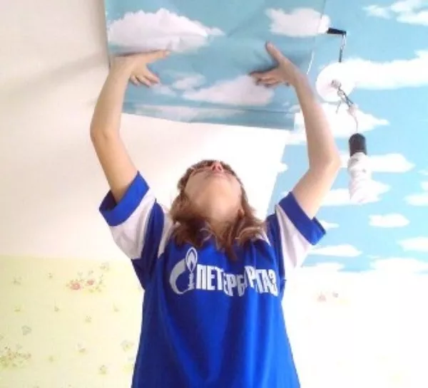 Поклеить флизелиновые обои 