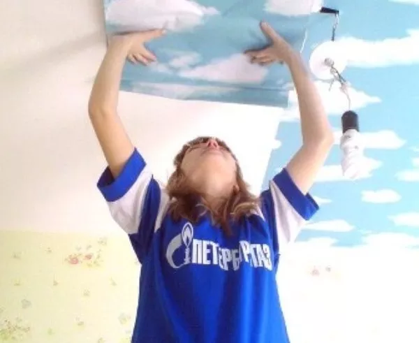 Оклейка обоями малярные работы в Киеве