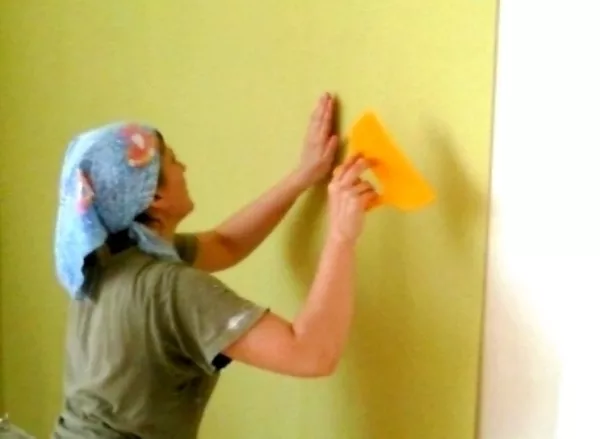 Наклеить обои цена в Киеве