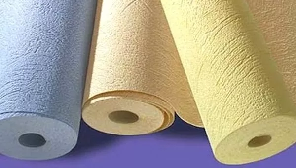 Оклейка обоями стен 