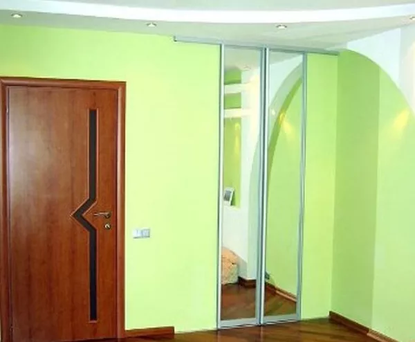 Поклейка обоев,  шпаклевка стен 