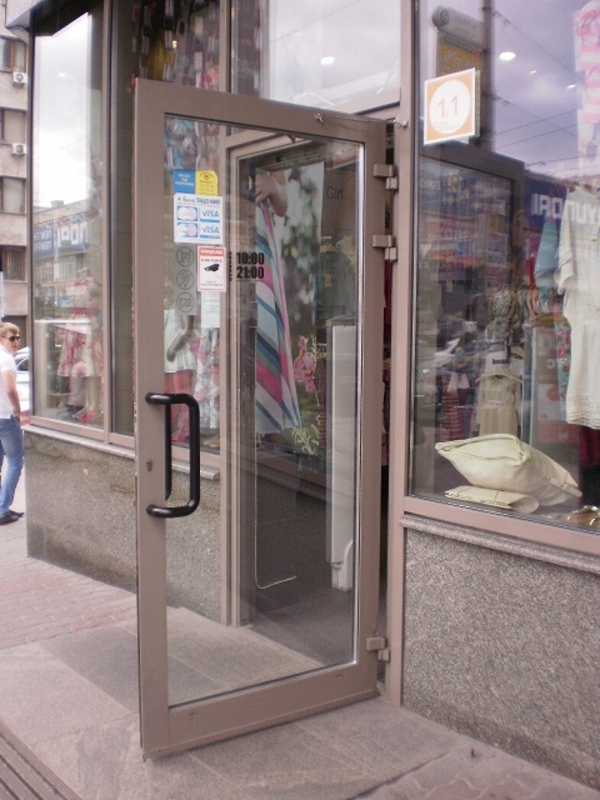 Срочный ремонт ролет Киев,  срочный ремонт дверей и окон без выходных 
