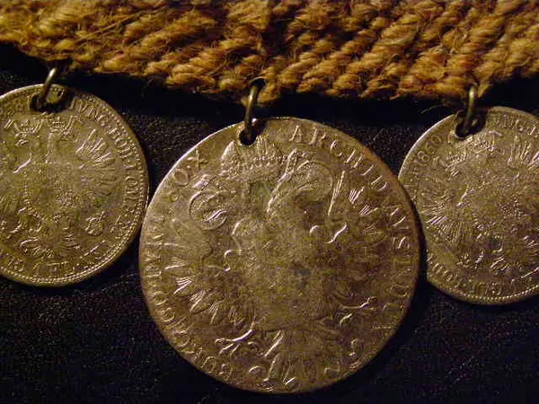 Продам ожерелье из старинных серебряных монет в этническом стиле! 4