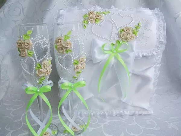Аксессуары для свадьбы: бокалы, шампанское, подушки, казна, свечи 5