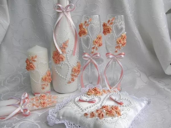 Аксессуары для свадьбы: бокалы, шампанское, подушки, казна, свечи 9