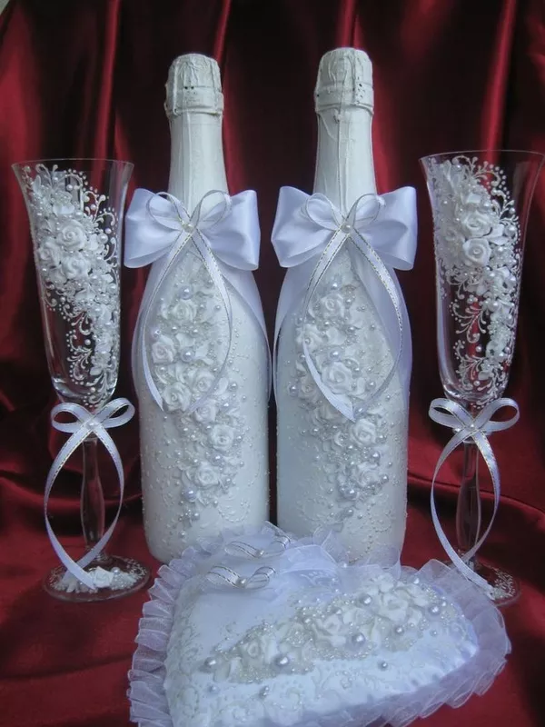 Аксессуары для свадьбы: бокалы,  шампанское,  подушки,  казна,  свечи 12