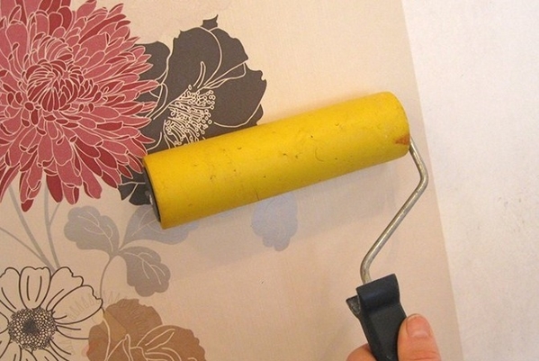 Поклейка обоев цена в Киеве