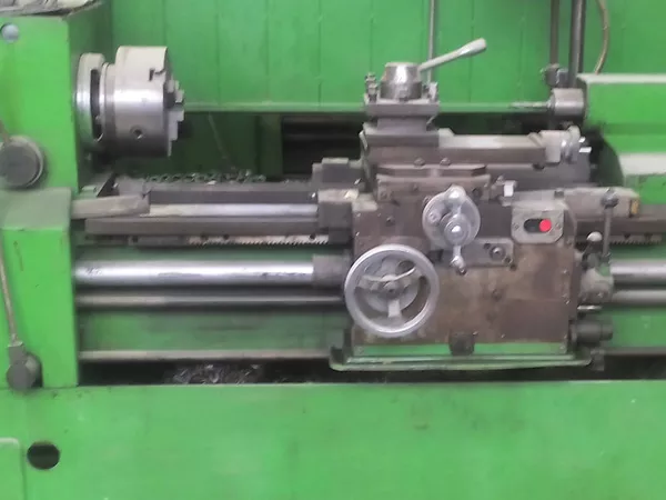 Универсальный токарно-винторезный станок 16К20 3