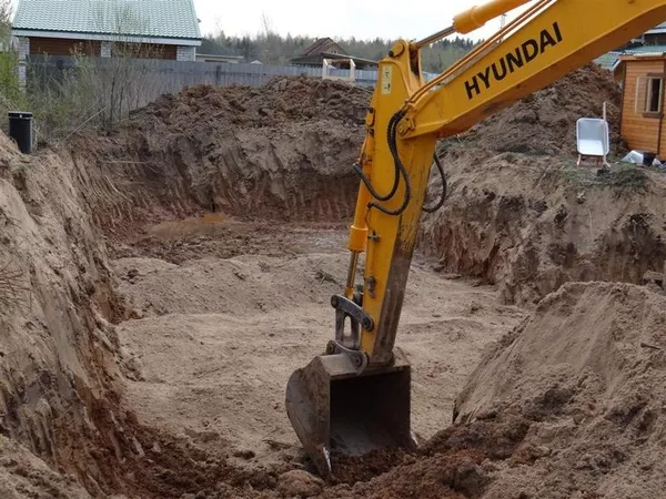 Рытые котлована под фундамент