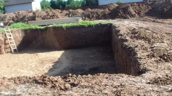 Рытые котлована под фундамент 5