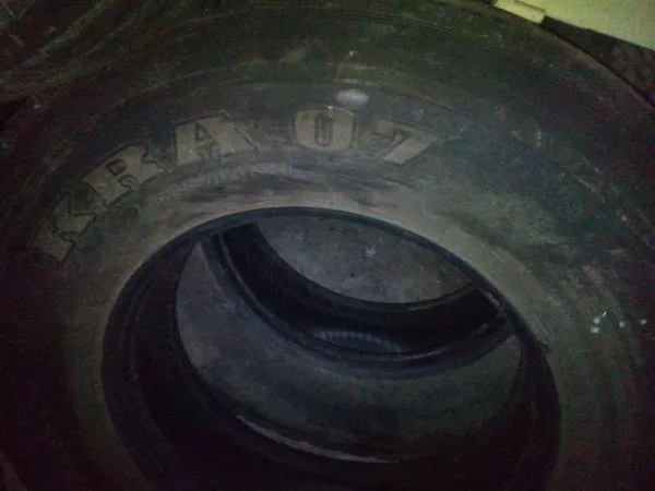 Продам шины  KUMHO на грузовик.