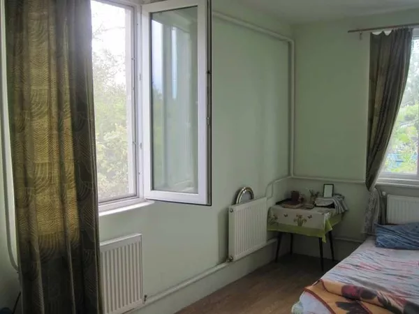 Продам, обменяю на квартиру в Киеве кирпичный дом-дачу 3