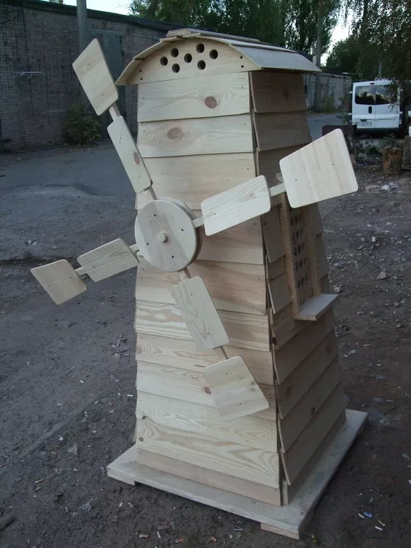 Декоративная мельница из дерева