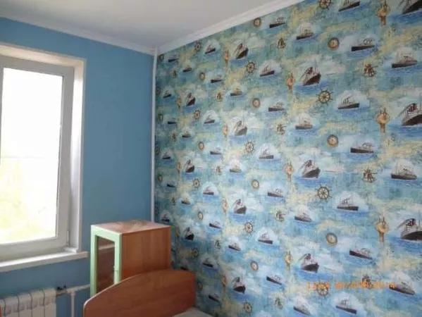 Поклейка обоев.