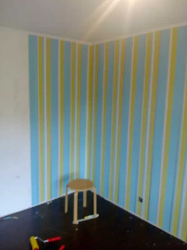 Шпаклевка стен, поклейка обоев