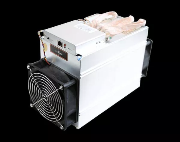 Мощный и экономный Asic AntMiner L3+блок питания