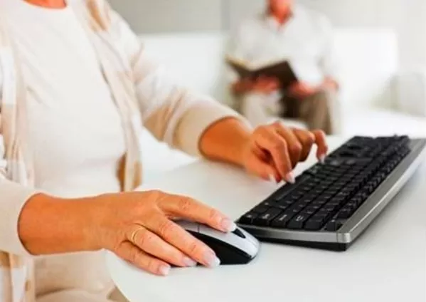 сотрудник по работе с клиентами