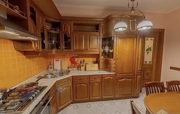 Продажа квартиры в сталинке с ремонтом по ул Марьяненко 7 3