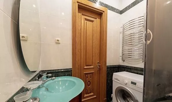 Продажа квартиры в сталинке с ремонтом по ул Марьяненко 7 7