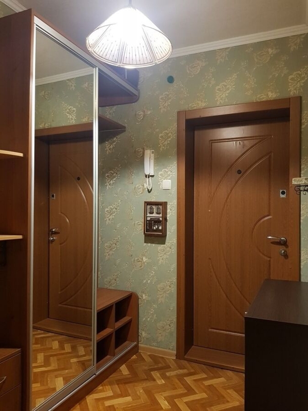 Продажа квартиры с ремонтом по ул Лукьяновская 9