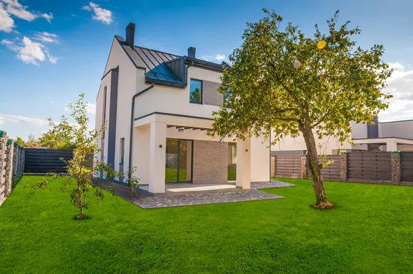 Продам дом , расположен в закрытом коттеджном городке с Романков   3