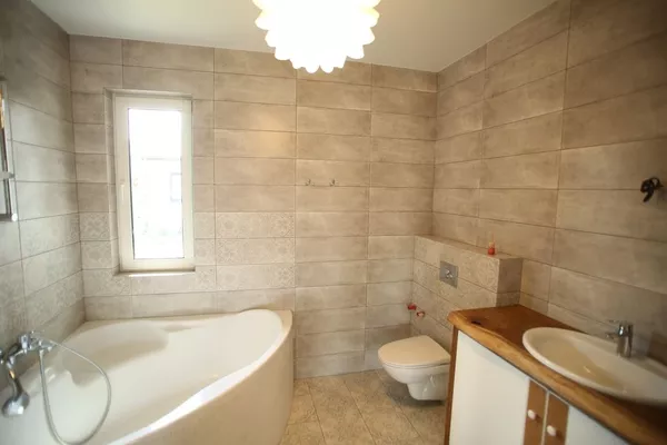 Предлагается одноэтажный дом, в 15 минутах езды от Киева 6