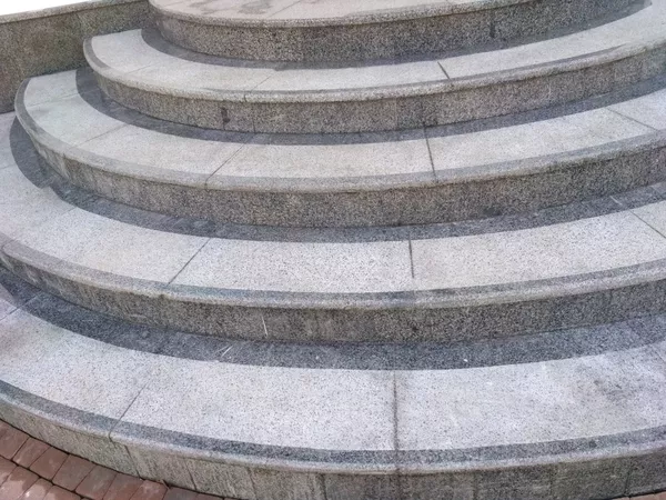 Очистка фасадов, ступеней от загрязнений и высолов 2