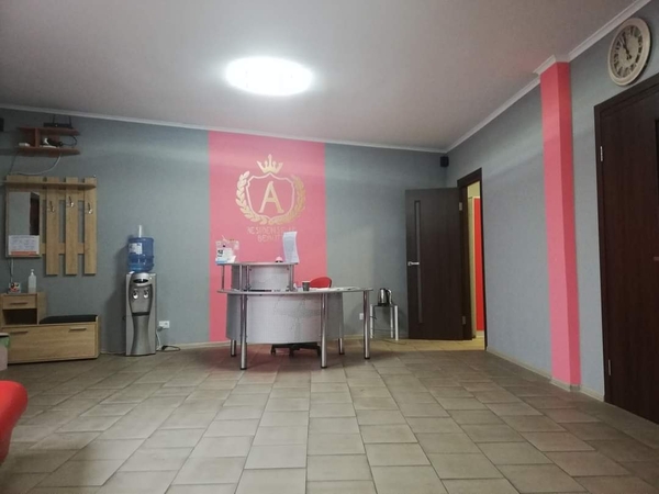 Здам в оренду діючий салон краси, або приміщення в прохідному місці 3