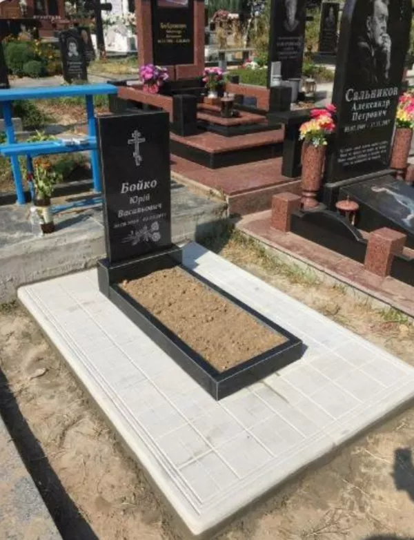Монтаж гранітного пам'ятника 