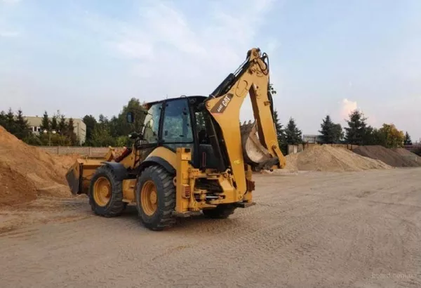 Услуги экскаватора-погрузчика JCB 3CX,  CAT 444E 3