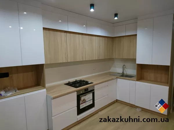 Кухні на замовлення, шафи-купе, гардеробні