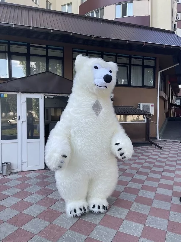 Начните продвижение с надувным костюмом белого медведя 5