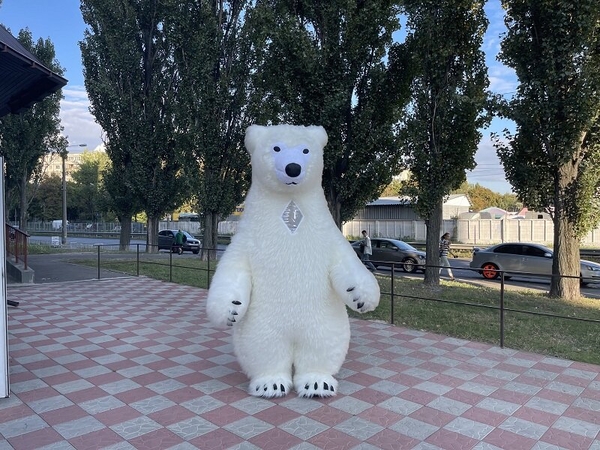 Начните продвижение с надувным костюмом белого медведя 8