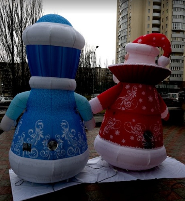Надувные рекламные фигуры Деда Мороза и Снегурочки   3