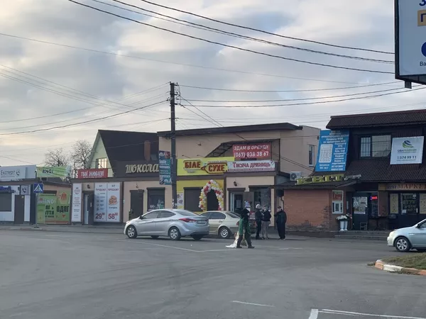 Фасад 30 кв. Постійний потік людей 5