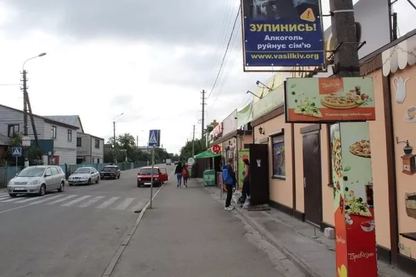 Аренда фасадного помещения на 30 м.кв. постоянный поток людей 4