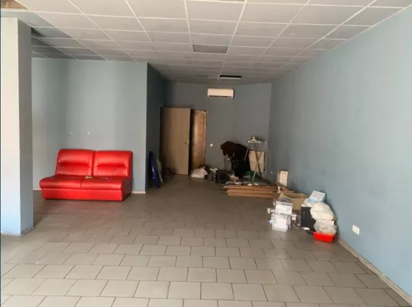 Прохідне місце 100 кв. 1 -поверх 6