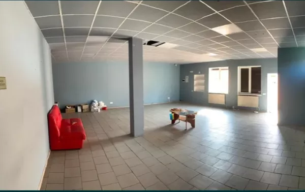 Прохідне місце 100 кв. 1 -поверх 10