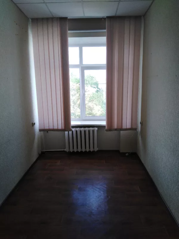 ОФІС біля Метро – Тараса Шевченко відстань 250 метрів на Подолі - 250