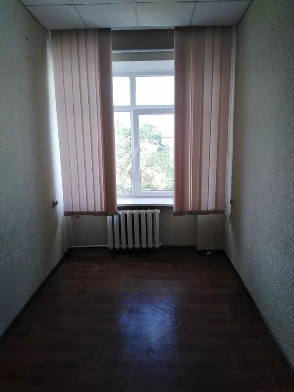 ОФІС біля Метро – Тараса Шевченко, відстань 250 метрів на Подолі