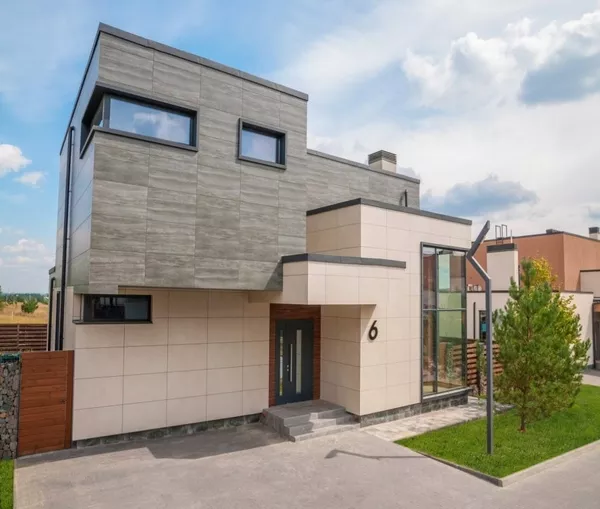 Продається затишний двоповерховий будинок 263 кв.м в КМ Crystal Forest 3