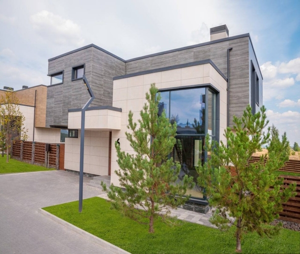 Продається затишний двоповерховий будинок 263 кв.м в КМ Crystal Forest 5