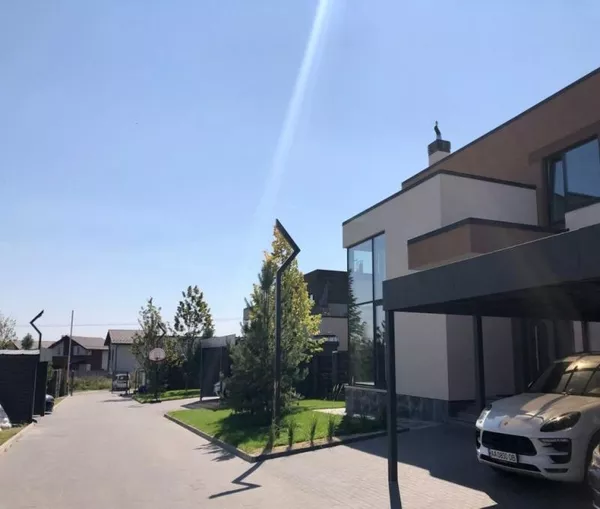 Продається затишний двоповерховий будинок 221, 98 кв.м в КМ Crystal Forest