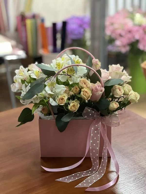 Квіти з доставкою в Києві,  оптові ціни 5