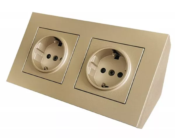 Кутова накладна розетка Simon 55 CornerBox 2x220 3
