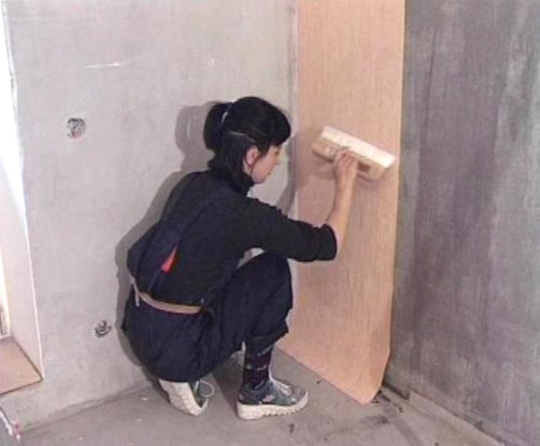 Поклейка шпалер Київ Малярські роботи