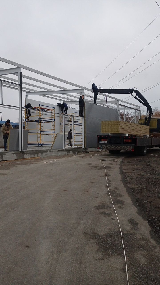 Монтаж сендвіч-панелей,  металоконструкцій,  профлист