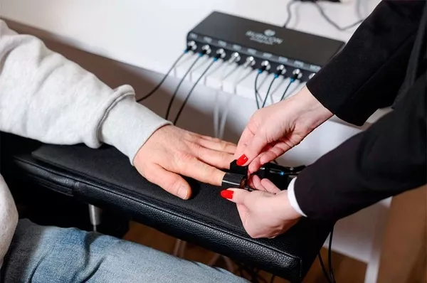 Детектор брехні для захисту у будь якому суді - отримайте докази